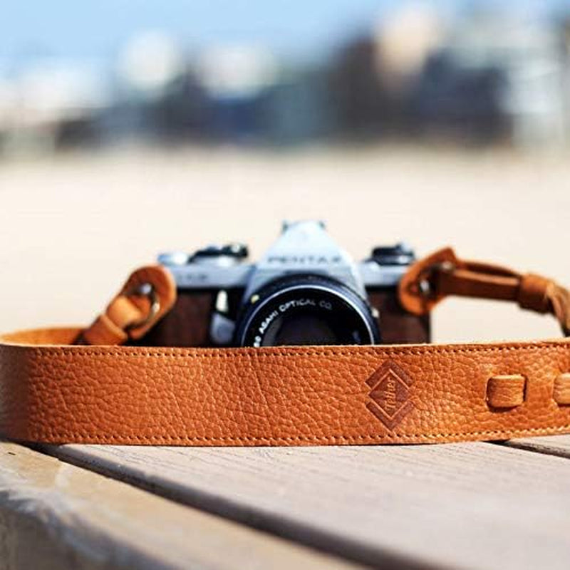 STRAPS Classic Leather Camera Strap